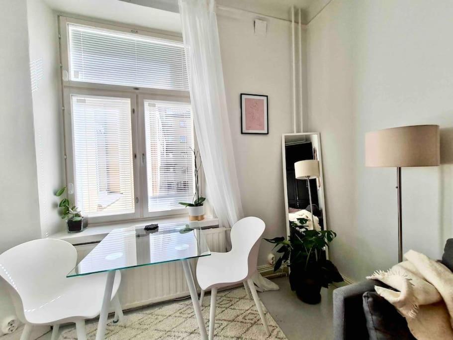 Stylish Studio In Downtown Гельсінкі Екстер'єр фото